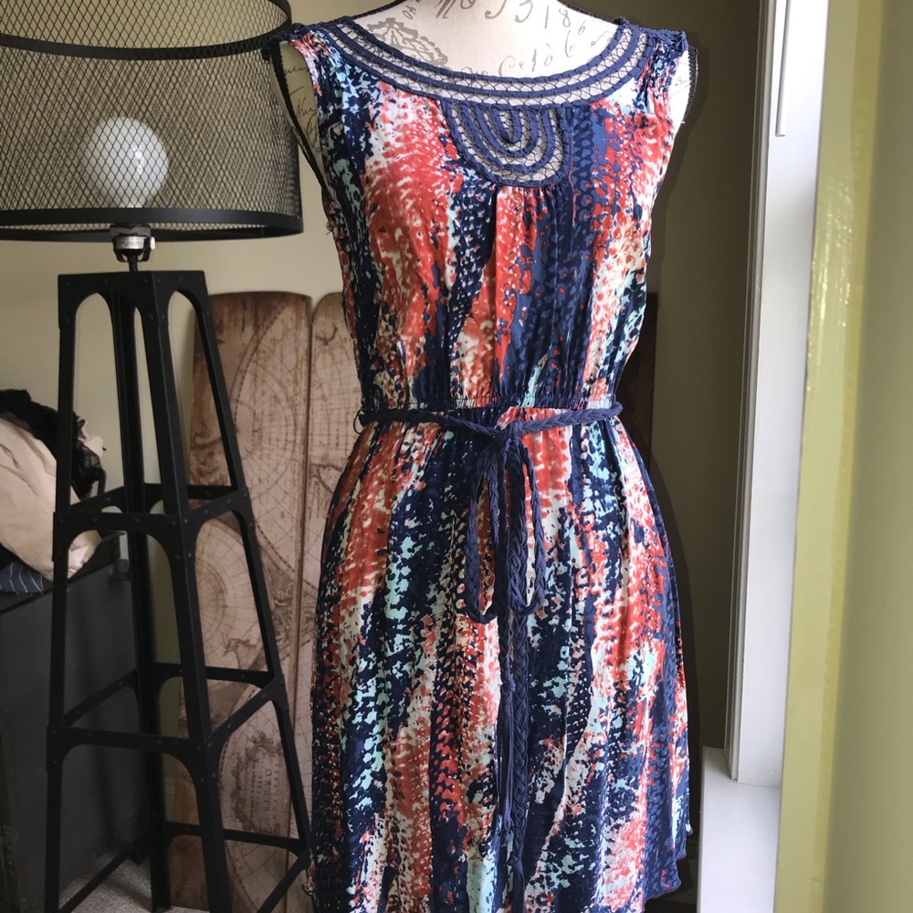 Juniors small sleeveless dress with belt